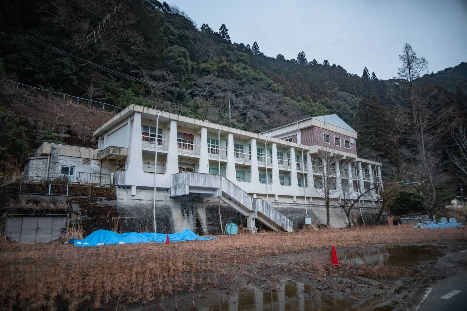 【奈良】十津川村の二村小学校跡へ続く下地橋と手堀隧道を散策！│一人旅研究会