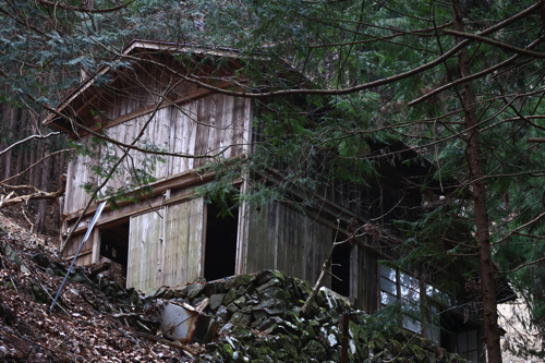 山梨 山奥の廃村 高畑集落跡を散策 一人旅研究会