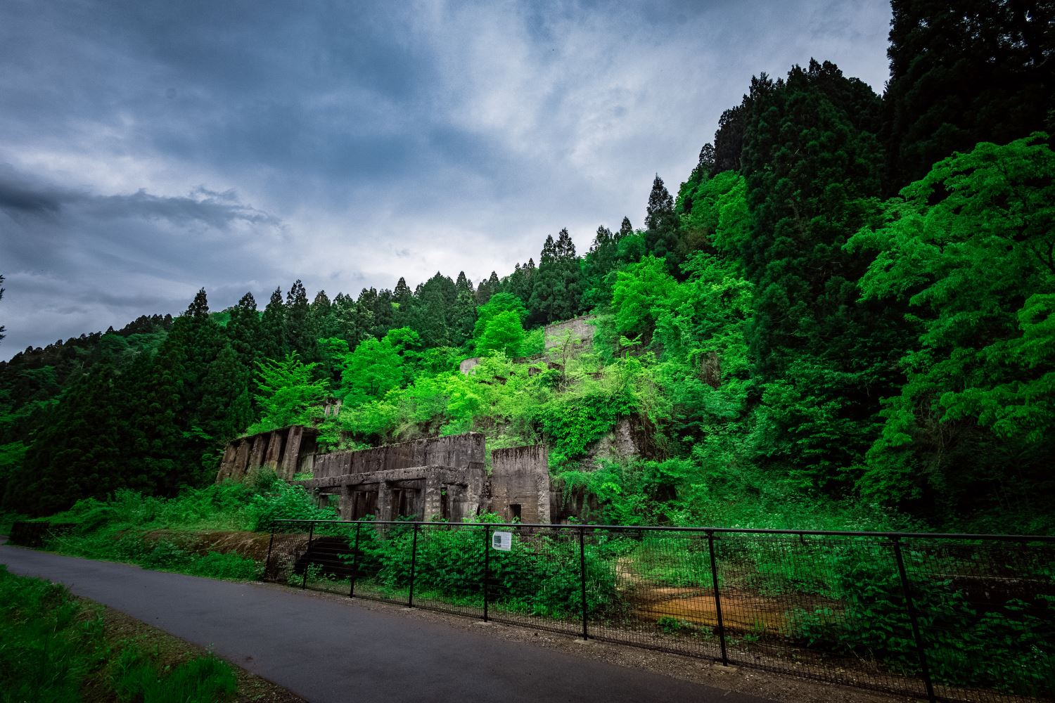 滋賀】緑に眠る土倉鉱山跡を散策！│一人旅研究会