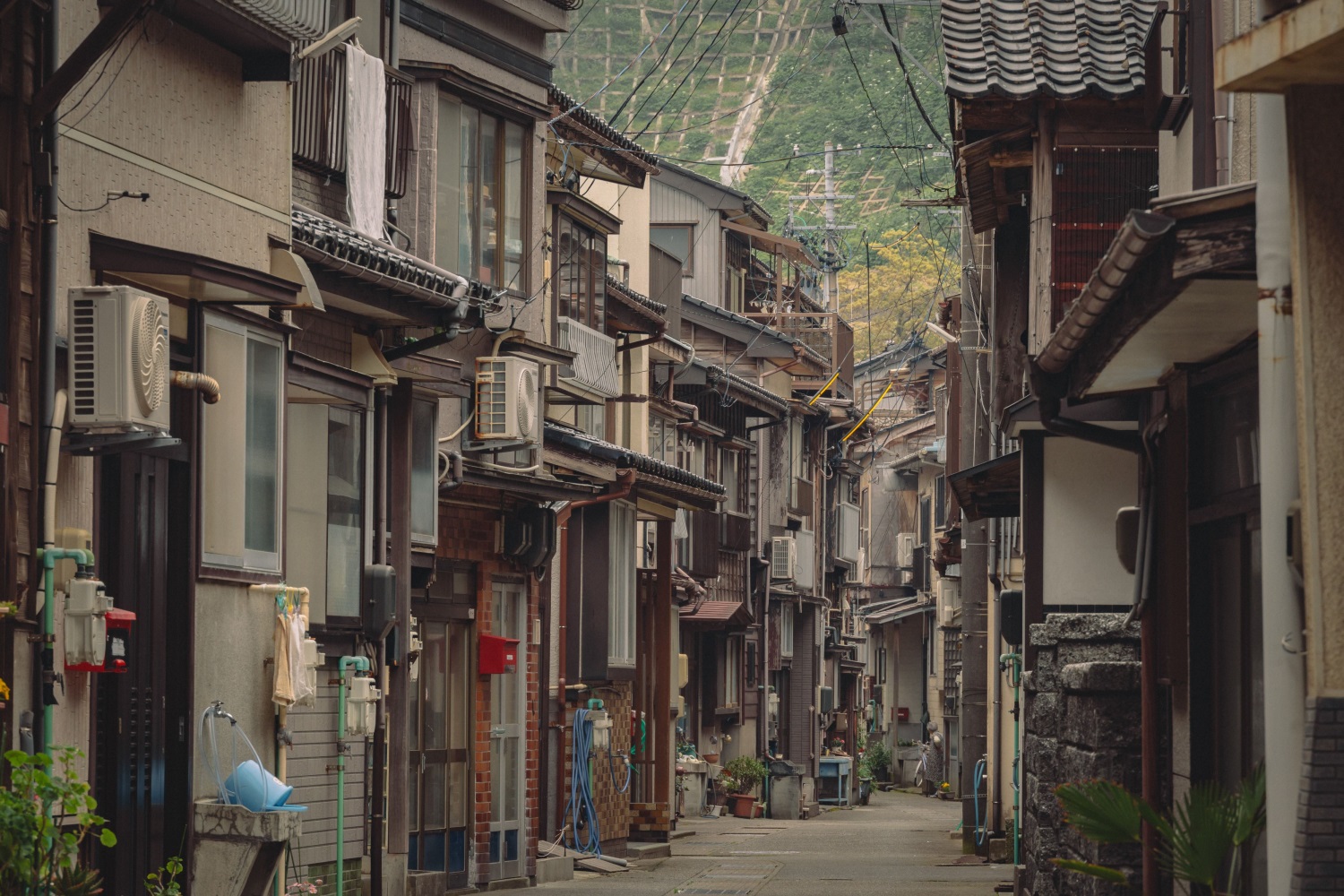 【新潟】筒石の漁村集落を散策!│一人旅研究会