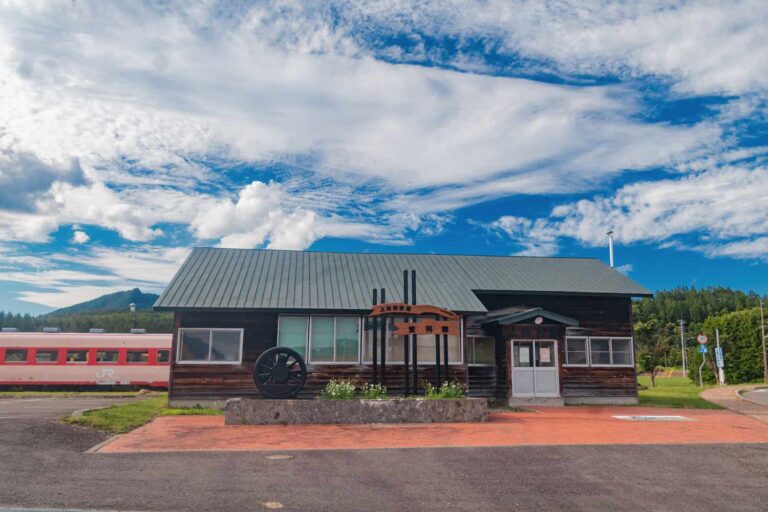 北海道】旧名寄本線上興部駅を散策！│一人旅研究会