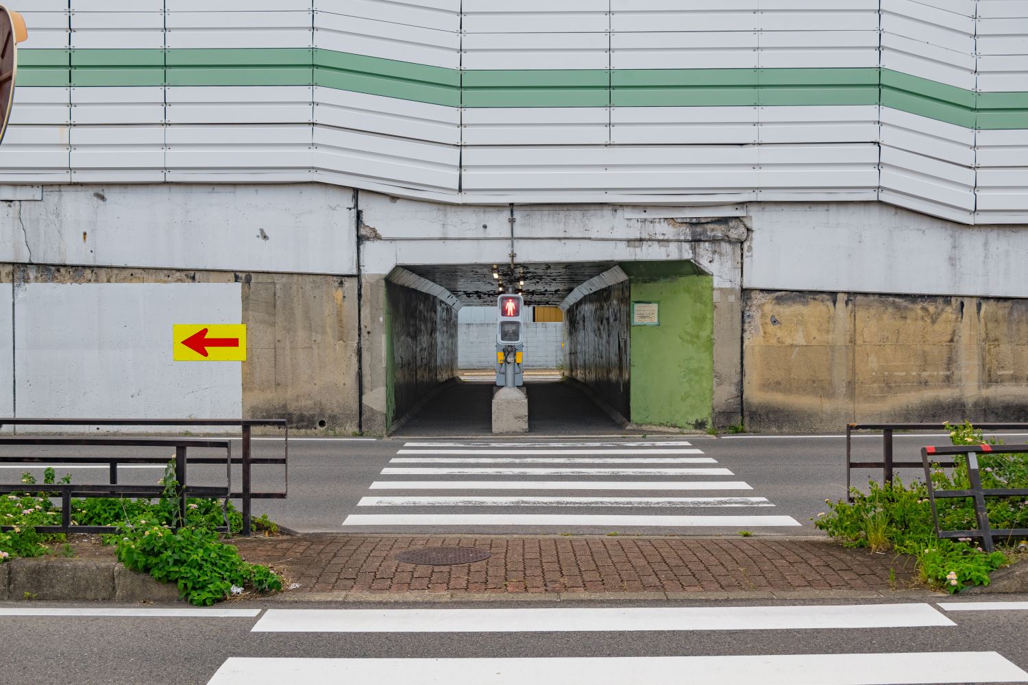 【愛知】弥次ヱ町のめちゃくちゃ背の低い歩行者信号機！│一人旅研究会