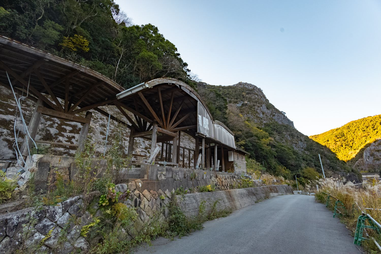 【熊本】崩壊した休止中の球泉洞駅を散策│一人旅研究会