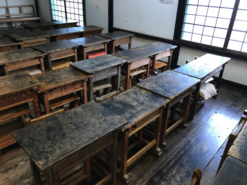 【中古】 山梨県の小学校全科（2006年度版） 山梨】木造校舎が美しい津金学校を散歩！│一人旅研究会