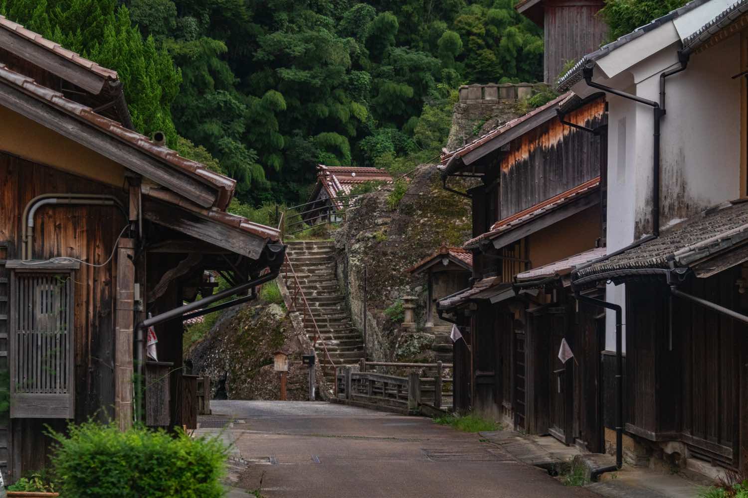 島根】伝統的な街並みが素晴らしい石見銀山を散策！│一人旅研究会