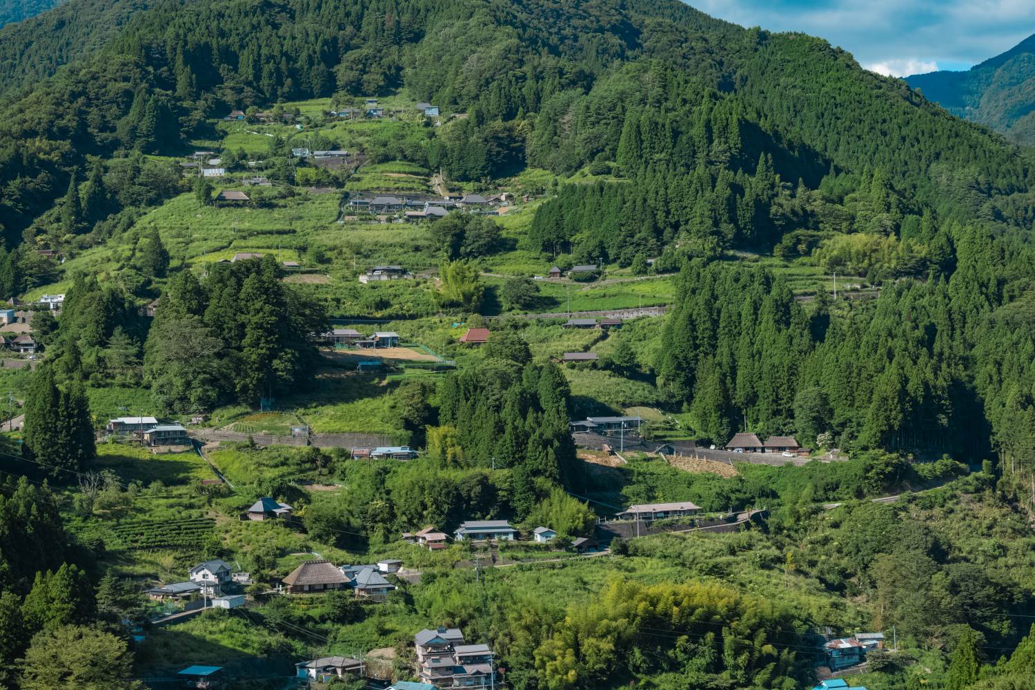徳島】秘境にある絶景集落！重伝建落合集落を展望！│一人旅研究会