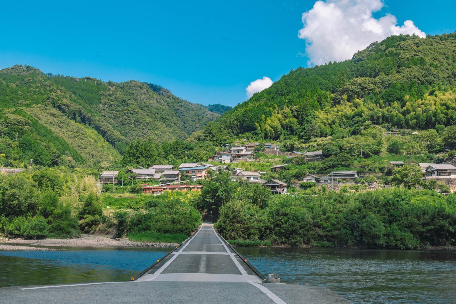 岩間 沈下 橋