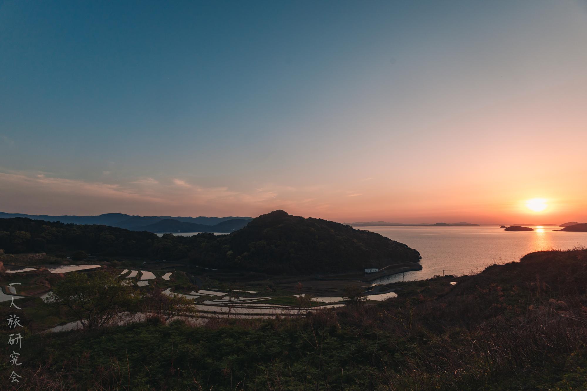 長崎】水田リフレクション！土谷棚田、夕暮れの絶景と星空を堪能